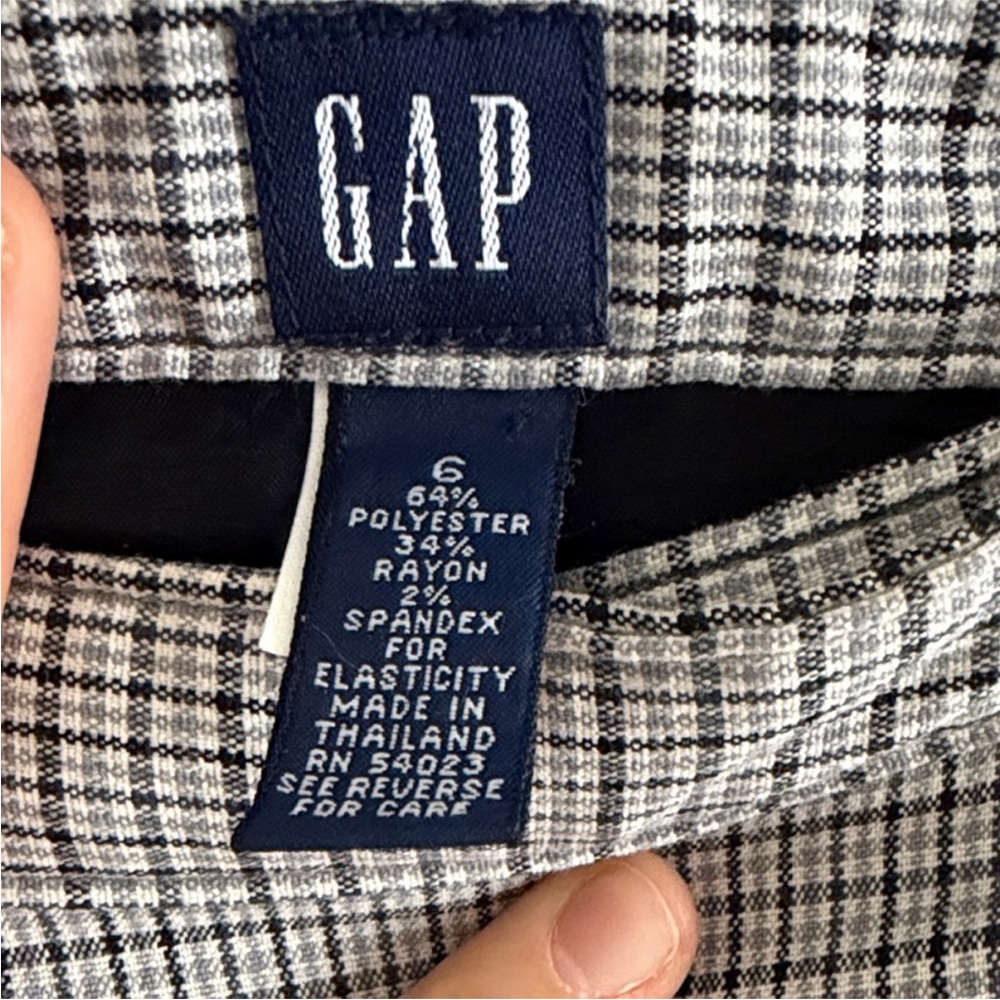 GAP Checkered Wrap Skirt - Picture 2 of 4